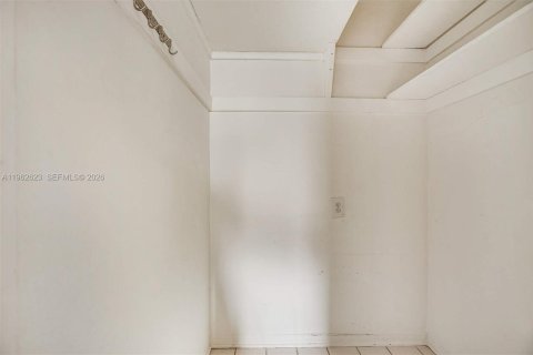 Снять в аренду квартиру в Майами-Бич, Флорида 41.53м2, № 2080949 - фото 9