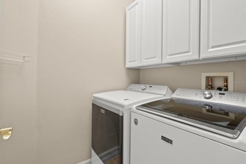 House in Palmetto, Florida 2 bedrooms, 159.23 sq.m. № 2118057 - photo 13