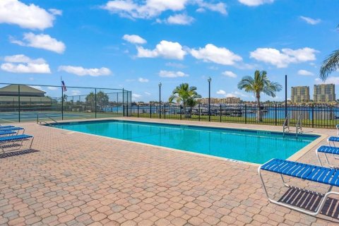 House in Palmetto, Florida 2 bedrooms, 159.23 sq.m. № 2118057 - photo 3