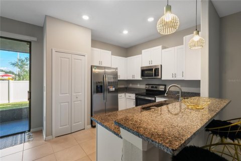 Townhouse in Ruskin, Florida 3 bedrooms, 158.03 sq.m. № 1870814 - photo 10