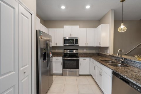 Townhouse in Ruskin, Florida 3 bedrooms, 158.03 sq.m. № 1870814 - photo 11