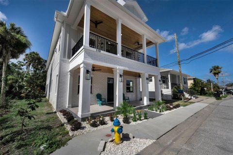 Casa en venta en Tarpon Springs, Florida, 3 dormitorios, 241.55 m2 № 2141152 - foto 1