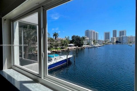 Condominio en venta en Hallandale Beach, Florida, 2 dormitorios, 117.06 m2 № 2048269 - foto 24