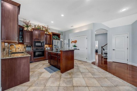 House in Lakeland, Florida 5 bedrooms, 265.61 sq.m. № 2228323 - photo 11