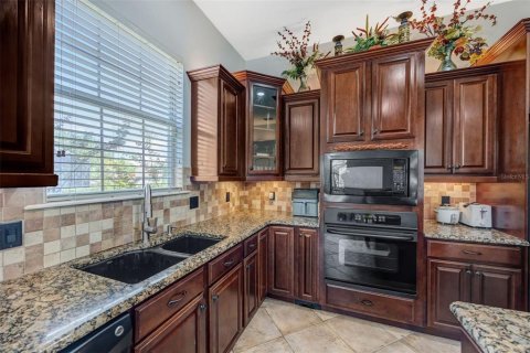 House in Lakeland, Florida 5 bedrooms, 265.61 sq.m. № 2228323 - photo 13