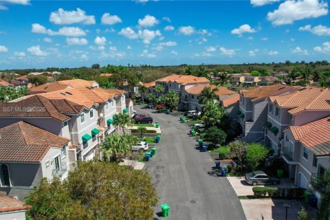 Townhouse in Sunrise, Florida 3 bedrooms, 171.68 sq.m. № 2050810 - photo 2