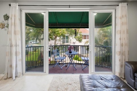 Townhouse in Sunrise, Florida 3 bedrooms, 171.68 sq.m. № 2050810 - photo 8