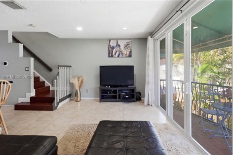 Townhouse in Sunrise, Florida 3 bedrooms, 171.68 sq.m. № 2050810 - photo 17