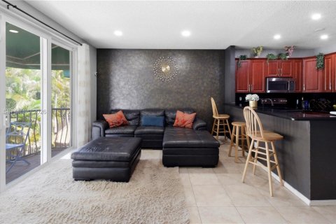 Townhouse in Sunrise, Florida 3 bedrooms, 171.68 sq.m. № 2050810 - photo 16