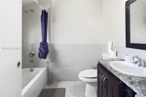 Townhouse in Sunrise, Florida 3 bedrooms, 171.68 sq.m. № 2050810 - photo 26