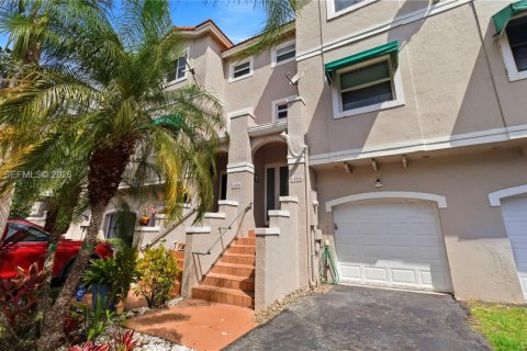 Townhouse in Sunrise, Florida 3 bedrooms, 171.68 sq.m. № 2050810 - photo 6