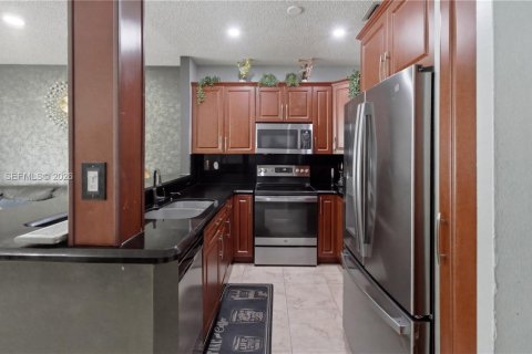 Townhouse in Sunrise, Florida 3 bedrooms, 171.68 sq.m. № 2050810 - photo 14