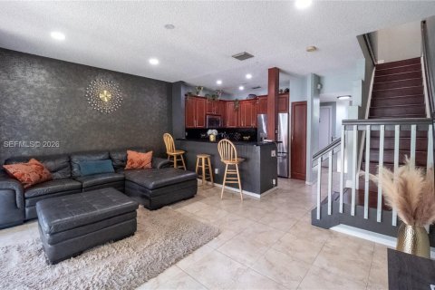 Townhouse in Sunrise, Florida 3 bedrooms, 171.68 sq.m. № 2050810 - photo 11