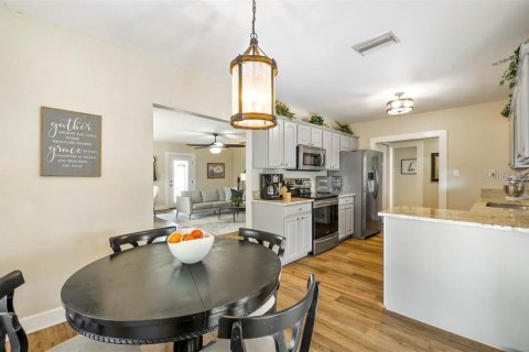 Villa ou maison à louer à Tampa, Floride: 3 chambres, 128.21 m2 № 2399522 - photo 11