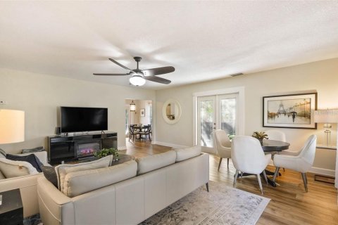 Villa ou maison à louer à Tampa, Floride: 3 chambres, 128.21 m2 № 2399522 - photo 6