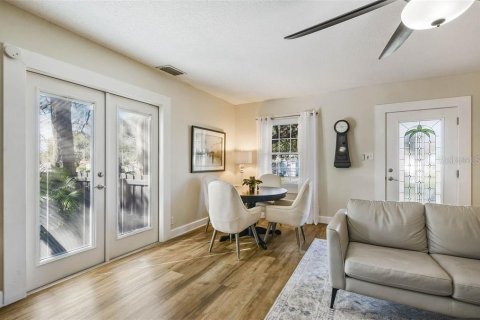 Villa ou maison à louer à Tampa, Floride: 3 chambres, 128.21 m2 № 2399522 - photo 8