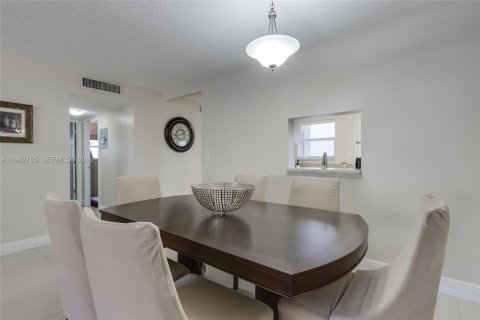 Copropriété à vendre à Hallandale Beach, Floride: 2 chambres, 101.45 m2 № 2088863 - photo 8