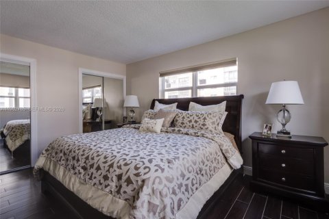 Copropriété à vendre à Hallandale Beach, Floride: 2 chambres, 101.45 m2 № 2088863 - photo 24