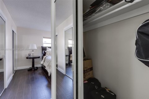 Copropriété à vendre à Hallandale Beach, Floride: 2 chambres, 101.45 m2 № 2088863 - photo 28