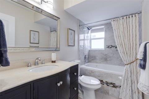 Copropriété à vendre à Hallandale Beach, Floride: 2 chambres, 101.45 m2 № 2088863 - photo 20
