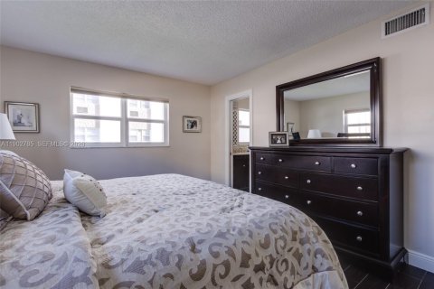 Copropriété à vendre à Hallandale Beach, Floride: 2 chambres, 101.45 m2 № 2088863 - photo 23