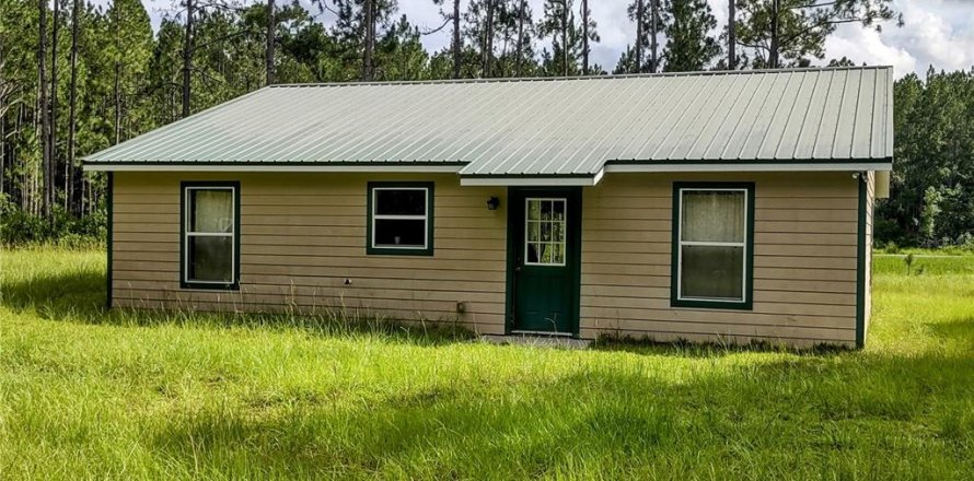 House in Chiefland, Florida 3 bedrooms, 84.73 sq.m. № 1842099
