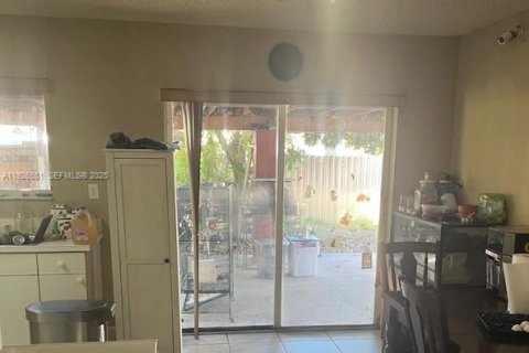 Villa ou maison à vendre à Miami, Floride: 4 chambres, 129.13 m2 № 1986544 - photo 8