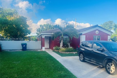 Casa en venta en Miami, Florida, 4 dormitorios, 129.13 m2 № 1986544 - foto 3