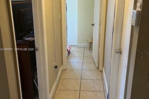 Villa ou maison à vendre à Miami, Floride: 4 chambres, 129.13 m2 № 1986544 - photo 12