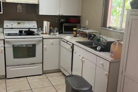 Villa ou maison à vendre à Miami, Floride: 4 chambres, 129.13 m2 № 1986544 - photo 10