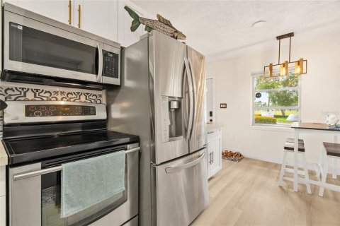 House in Bradenton, Florida 3 bedrooms, 75.81 sq.m. № 1851894 - photo 14