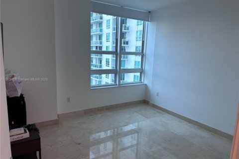 Снять в аренду кондоминиум в Майами, Флорида 2 спальни, 102.29м2, № 1955385 - фото 4