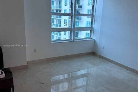 Снять в аренду кондоминиум в Майами, Флорида 2 спальни, 102.29м2, № 1955385 - фото 5