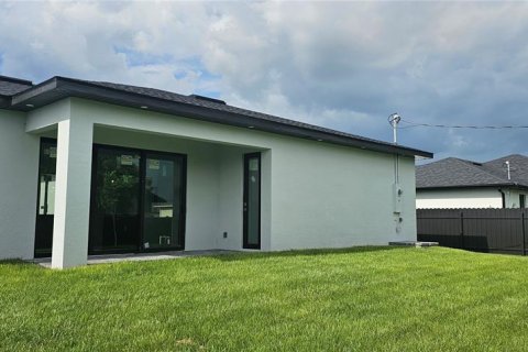 Купить виллу или дом в Кейп-Корал, Флорида 8 комнат, 142.33м2, № 1813476 - фото 21
