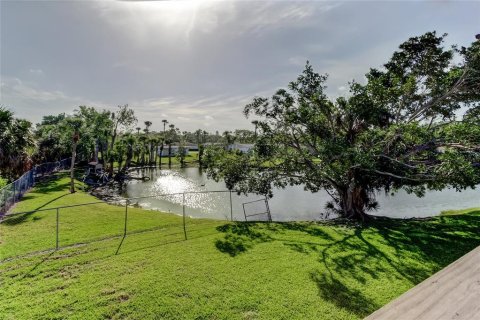Condo in Bradenton, Florida, 2 bedrooms  № 1634117 - photo 22