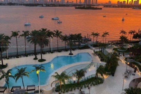 Condominio en alquiler en Miami Beach, Florida, 1 dormitorio, 69.4 m2 № 1938008 - foto 10