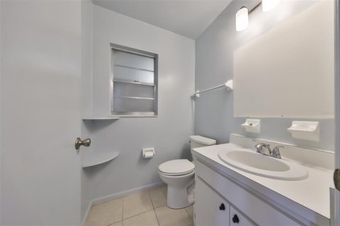 Condominio en venta en Sun City Center, Florida, 1 dormitorio, 89.19 m2 № 2094664 - foto 17