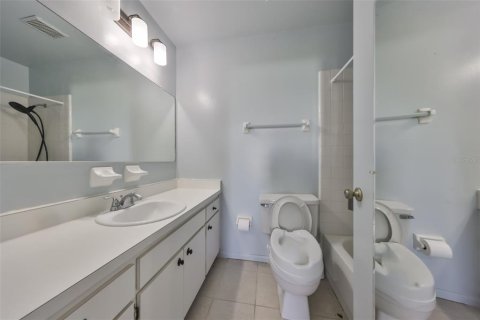 Condominio en venta en Sun City Center, Florida, 1 dormitorio, 89.19 m2 № 2094664 - foto 16