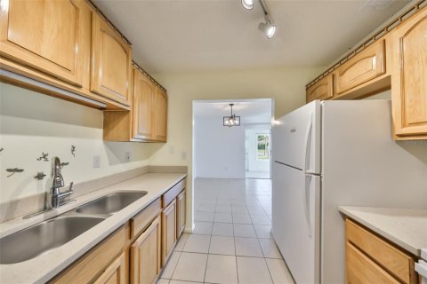 Condominio en venta en Sun City Center, Florida, 1 dormitorio, 89.19 m2 № 2094664 - foto 12