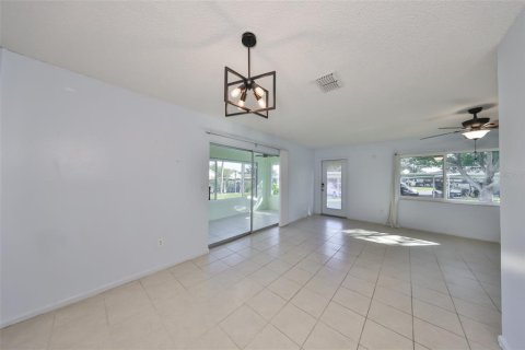 Condominio en venta en Sun City Center, Florida, 1 dormitorio, 89.19 m2 № 2094664 - foto 18