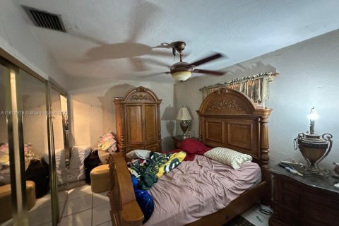Villa ou maison à vendre à Miami, Floride: 5 chambres, 230.12 m2 № 1923888 - photo 9