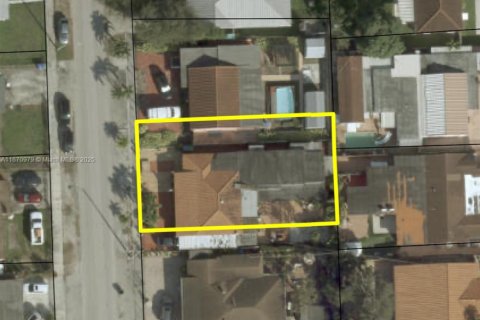 Villa ou maison à vendre à Miami, Floride: 5 chambres, 230.12 m2 № 1923888 - photo 3