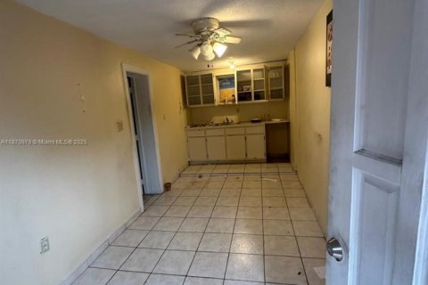 Villa ou maison à vendre à Miami, Floride: 5 chambres, 230.12 m2 № 1923888 - photo 12