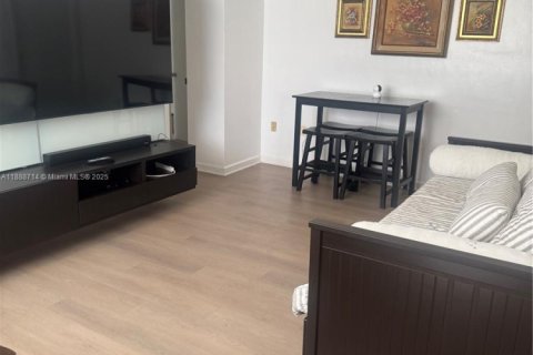 Copropriété à louer à Miami Beach, Floride: 1 chambre, 53.88 m2 № 1941307 - photo 4