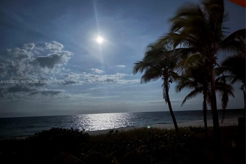 Condominio en venta en Pompano Beach, Florida, 2 dormitorios, 148.64 m2 № 2084984 - foto 22