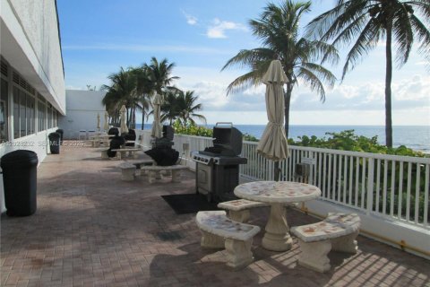 Condominio en venta en Pompano Beach, Florida, 2 dormitorios, 148.64 m2 № 2084984 - foto 13