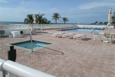 Condominio en venta en Pompano Beach, Florida, 2 dormitorios, 148.64 m2 № 2084984 - foto 11