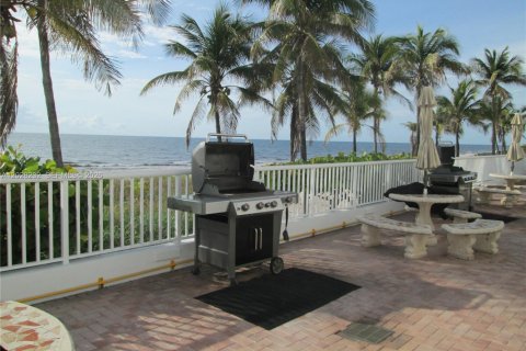 Condominio en venta en Pompano Beach, Florida, 2 dormitorios, 148.64 m2 № 2084984 - foto 14