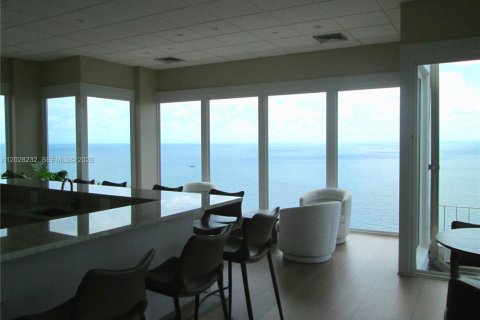Condominio en venta en Pompano Beach, Florida, 2 dormitorios, 148.64 m2 № 2084984 - foto 18