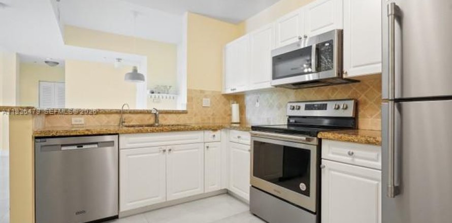 Кондоминиум с 2 спальнями в Форт-Лодердейл, Флорида № 1999015